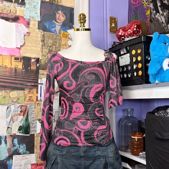 Tops - Y2K Swirl Asymmetrical Ring Top